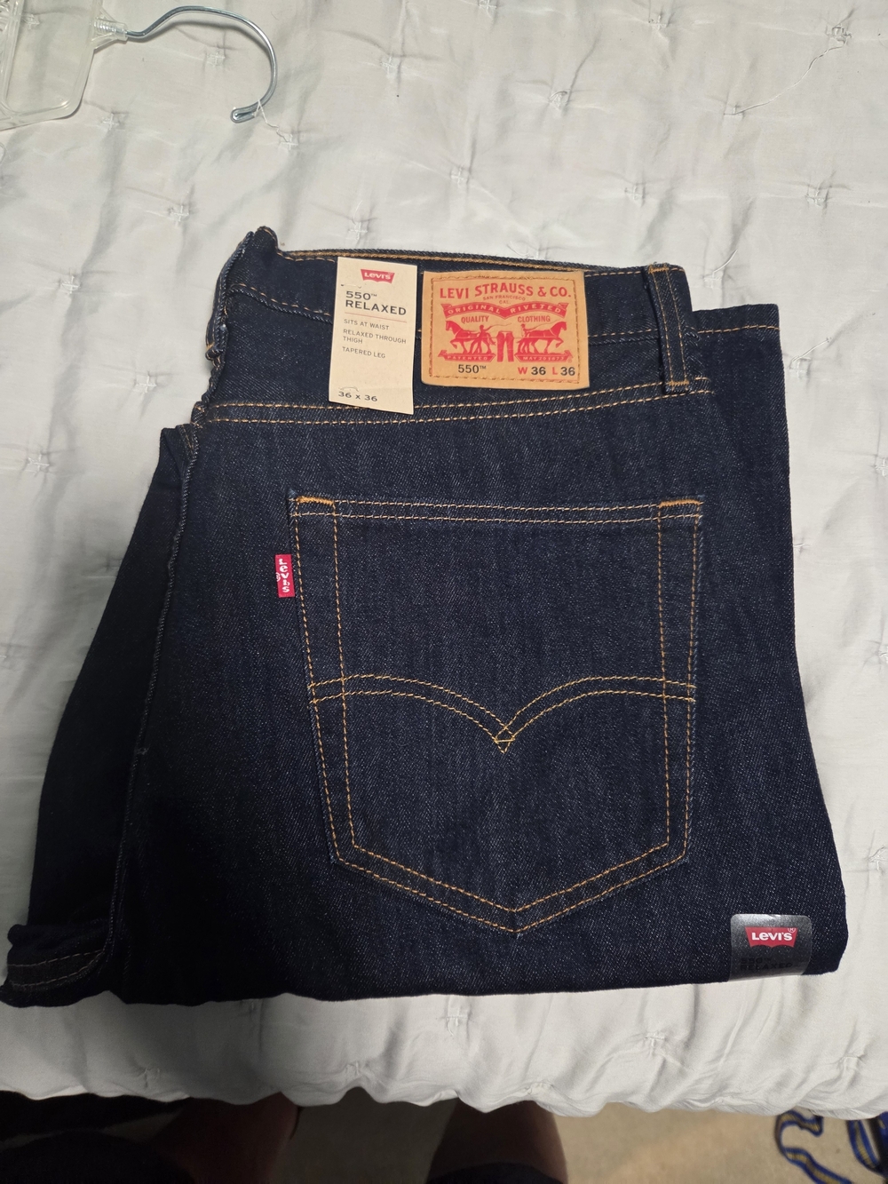 Levi's Relaxed 550 Men's Jeans in Dark Indigo with Tan Stitching